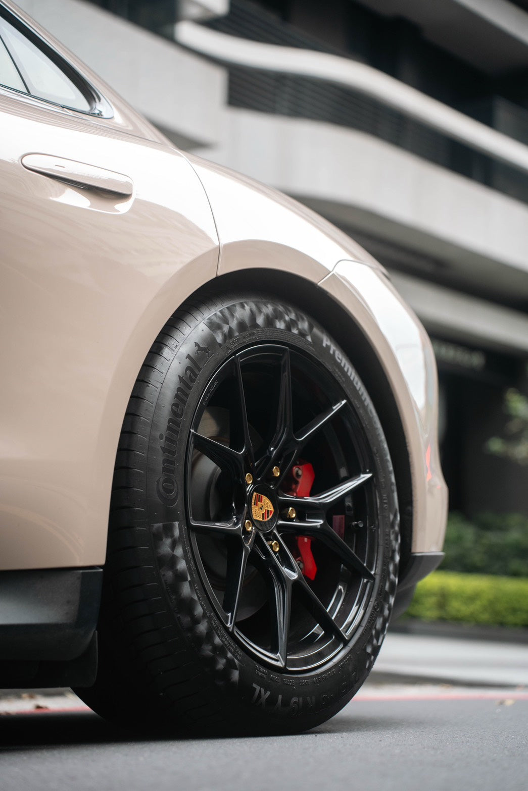 Silver-Arrow Series SA-13 | Porsche Taycan 4S