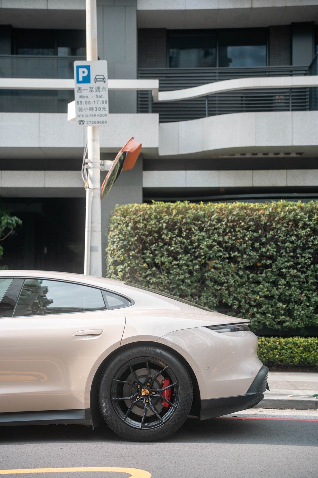 Silver-Arrow Series SA-13 | Porsche Taycan 4S