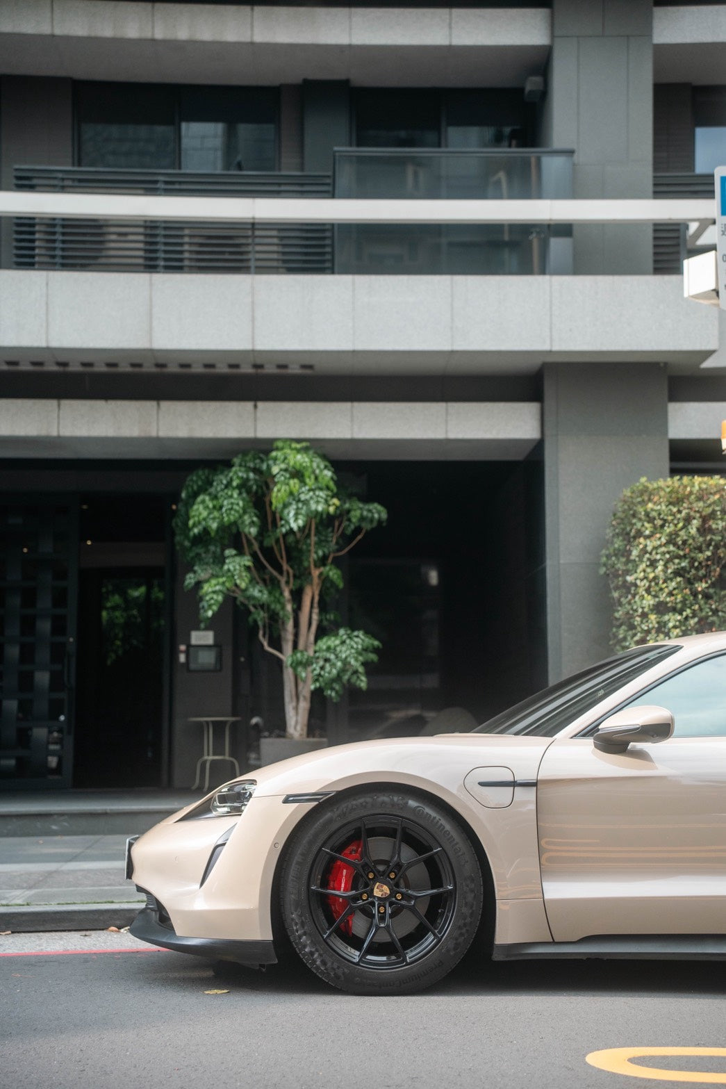 Silver-Arrow Series SA-13 | Porsche Taycan 4S