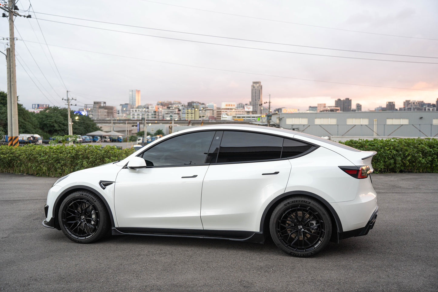 URBN Series UB-23 | Tesla Model Y